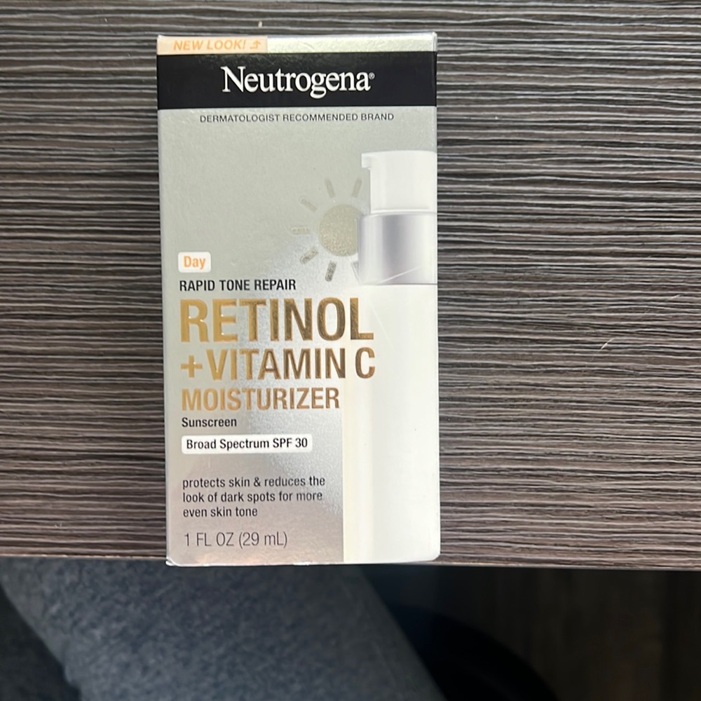 Neutrogena day rapid tone repair